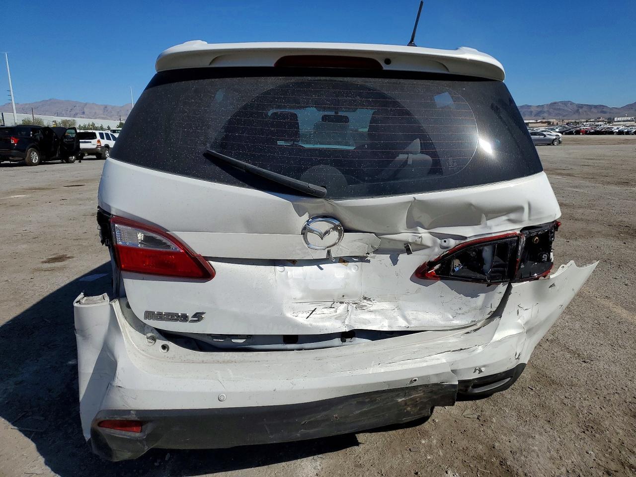 2014 Mazda 5 Touring - Image 6