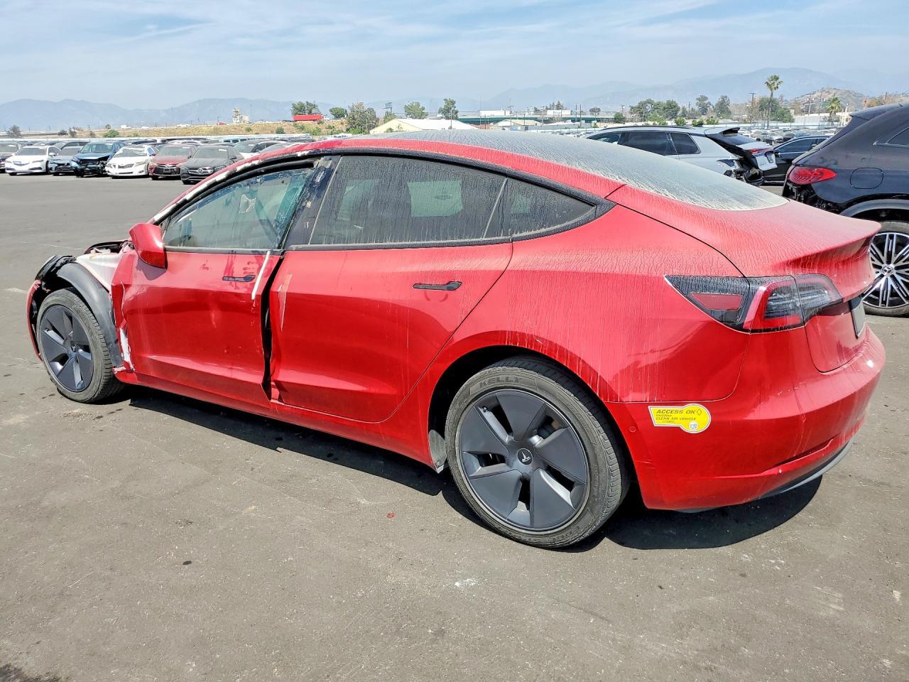 2022 Tesla Model 3 - Фото 2