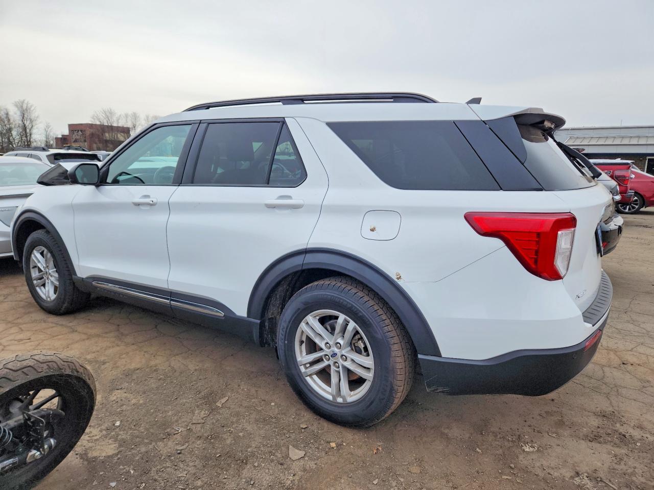 2023 Ford Explorer Xlt - Фото 2