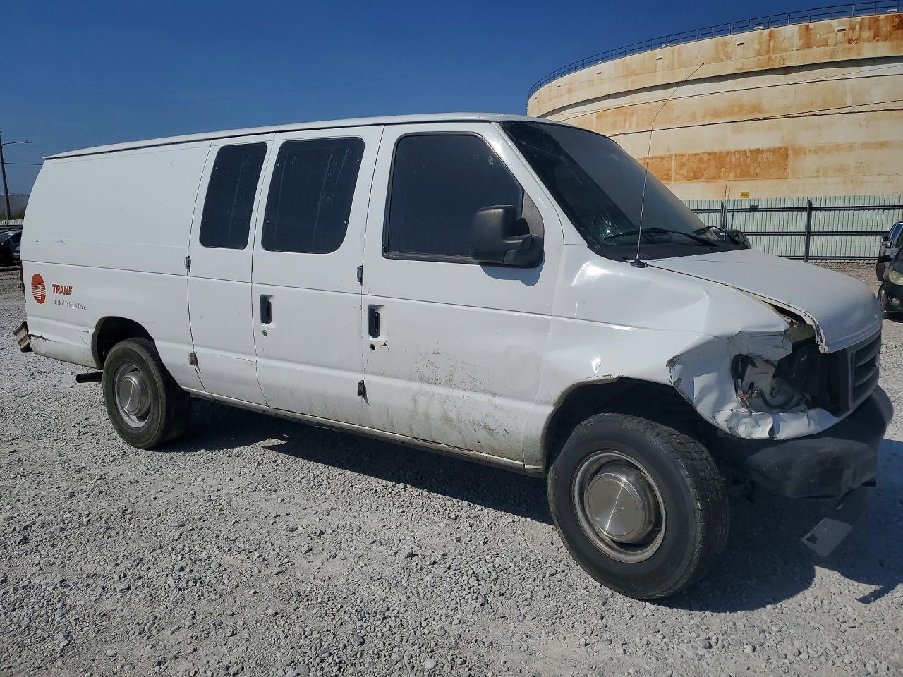 2003 Ford Econoline E250 Van - Фото 4