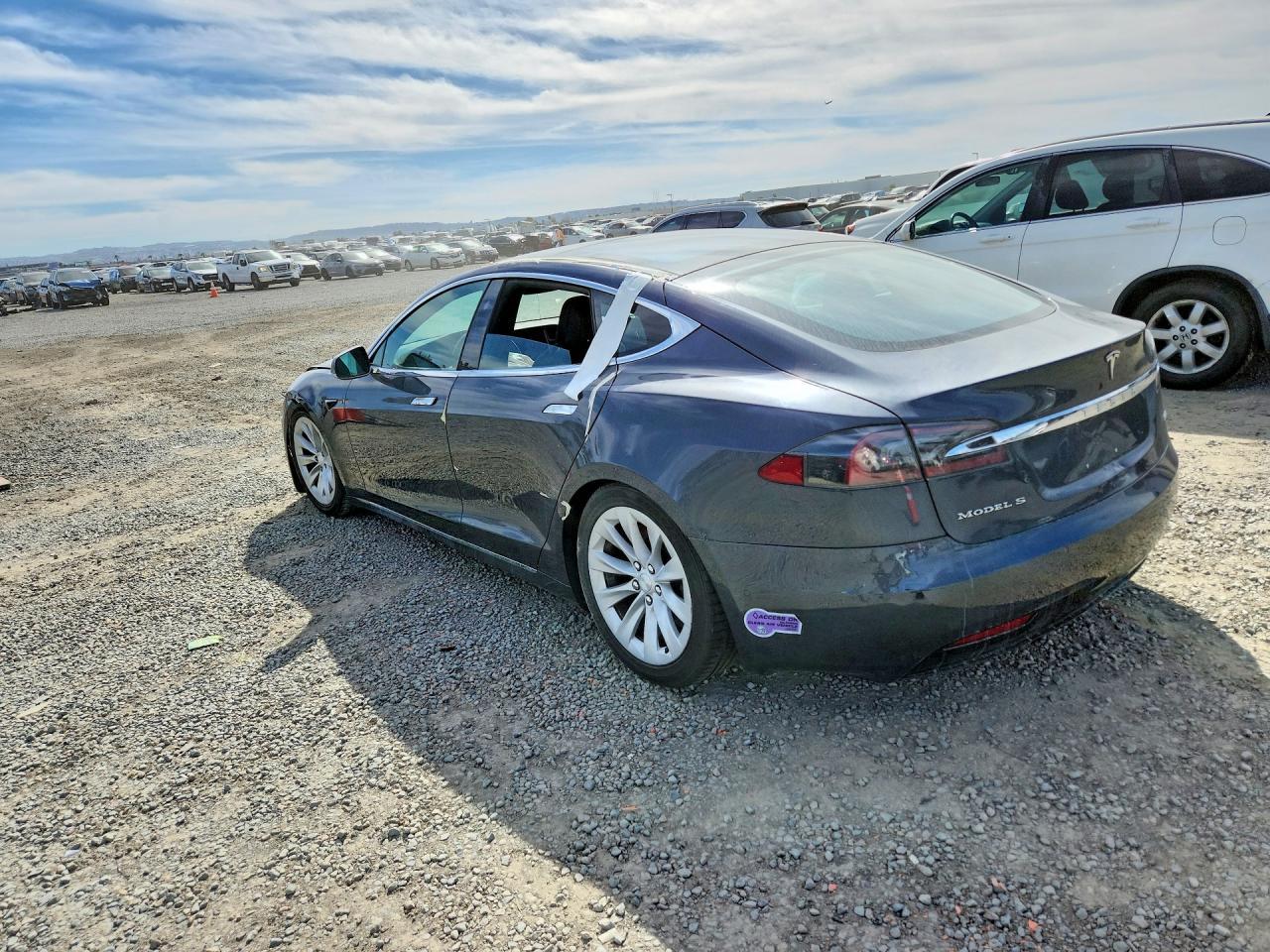 2018 Tesla Model S - Image 2