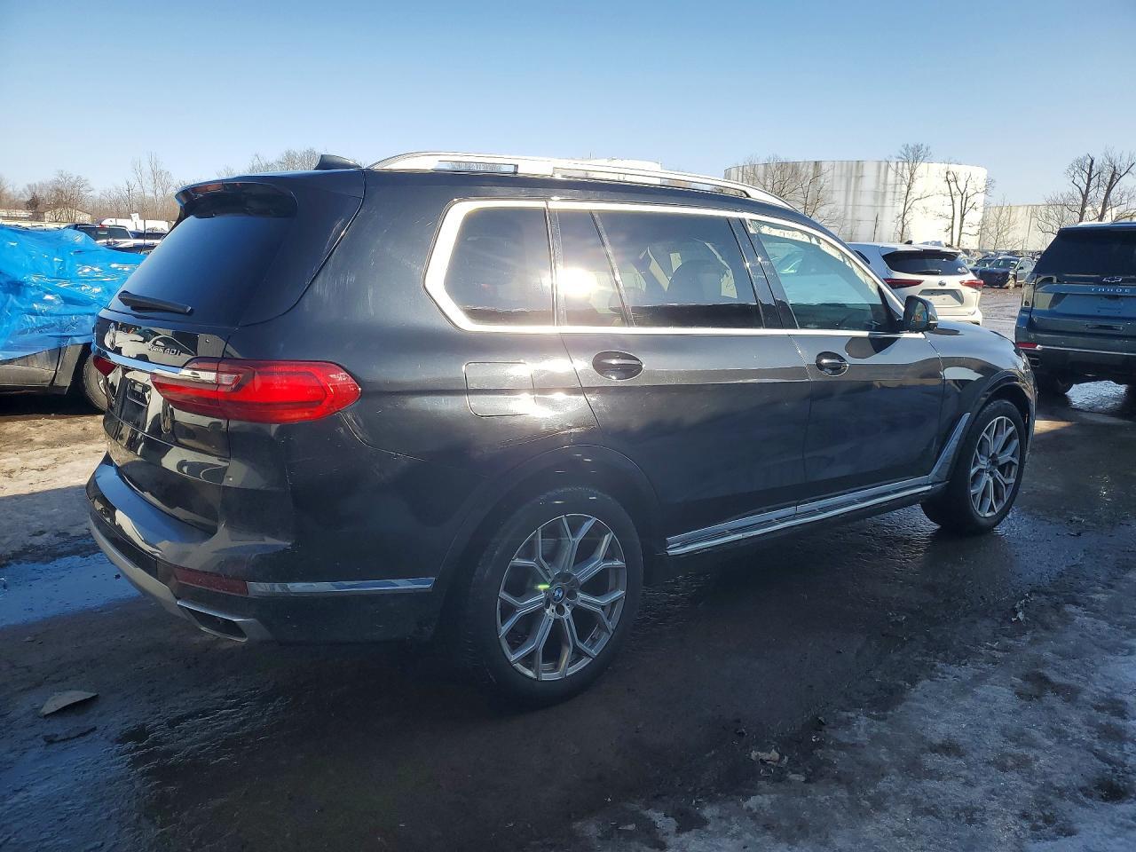 2021 BMW X7 xDrive40I - Image 3