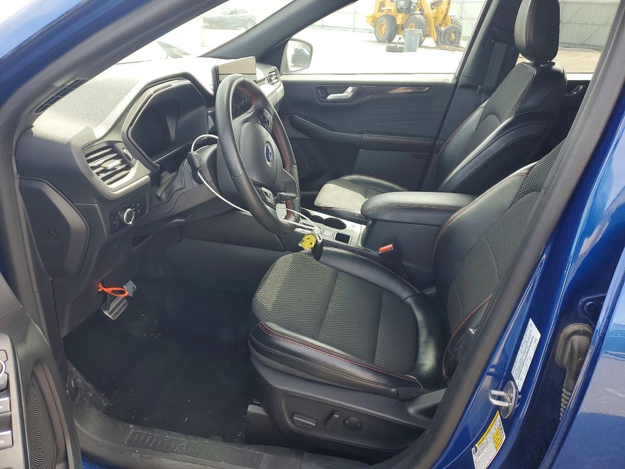 2023 Ford Escape St Line - Image 7
