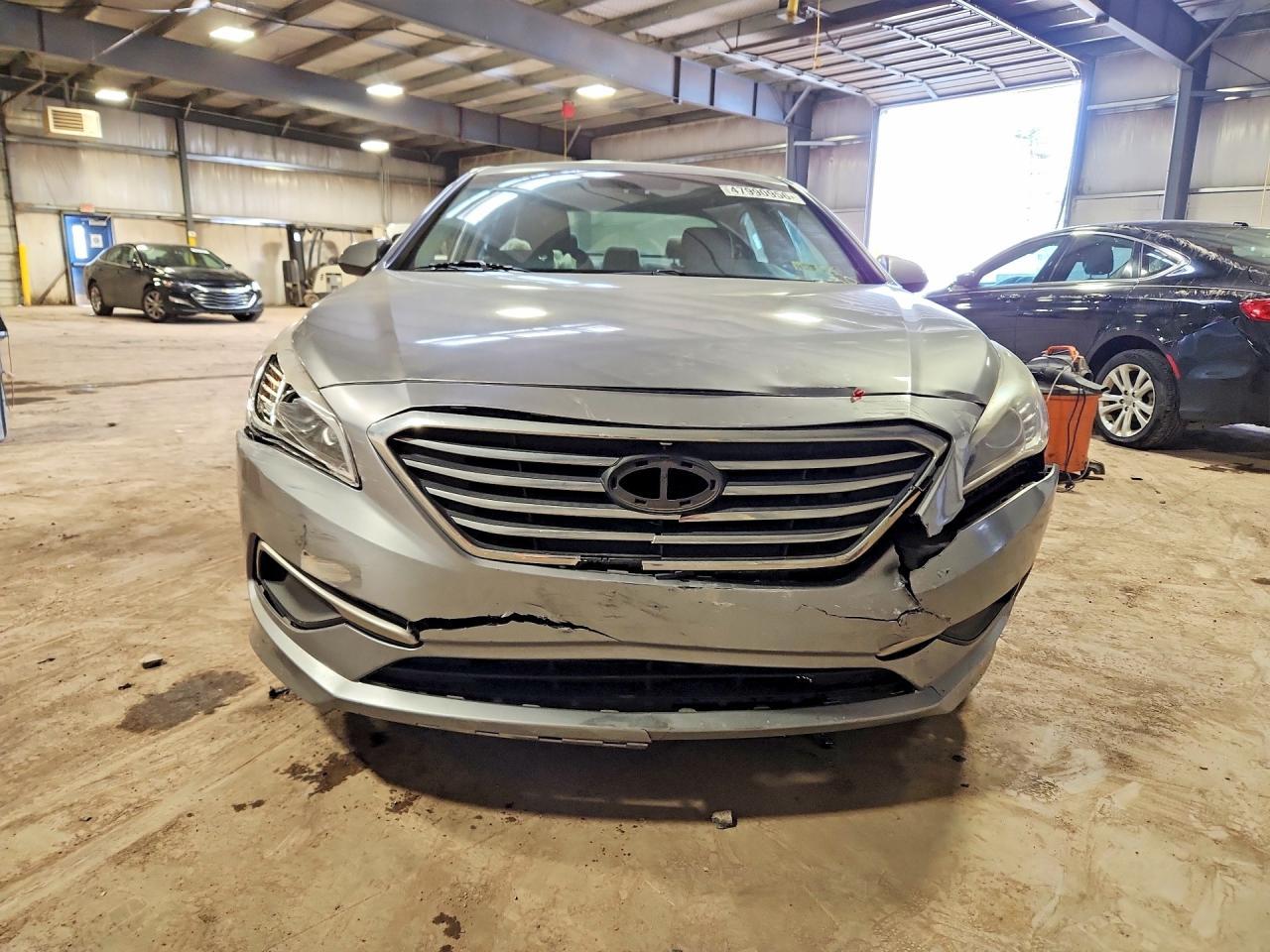 2017 Hyundai Sonata Base - Image 5