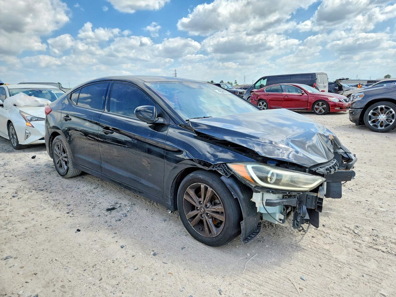 2017 Hyundai Elantra - Image 4
