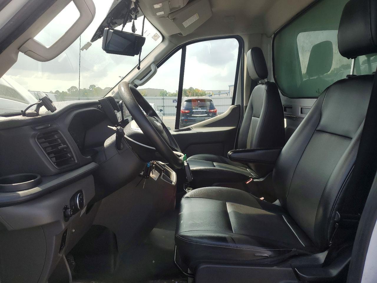 2021 Ford Transit Delivery Truck - Фото 7