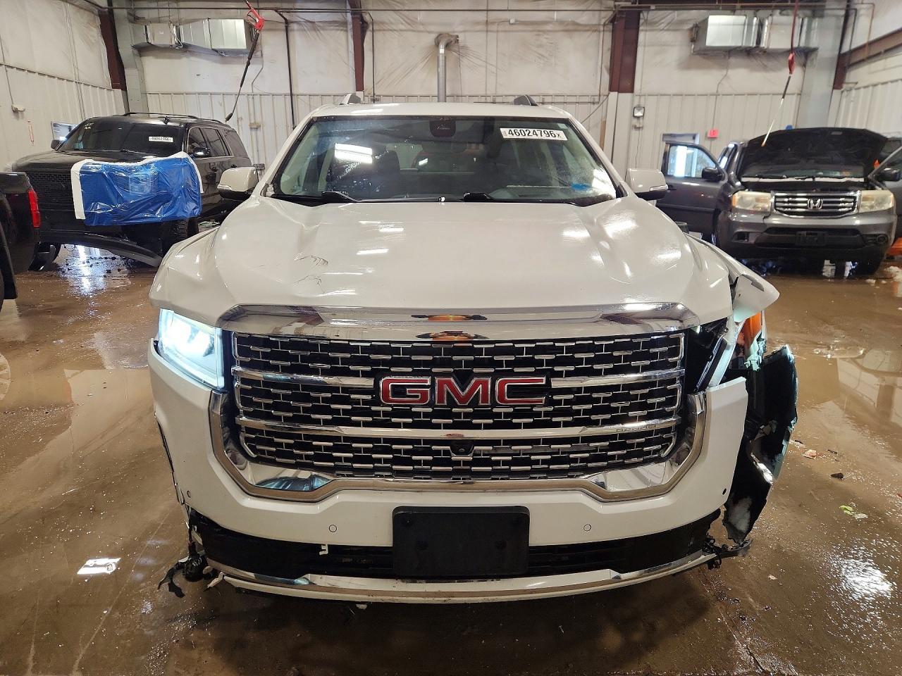 2021 GMC Acadia Denali - Image 5