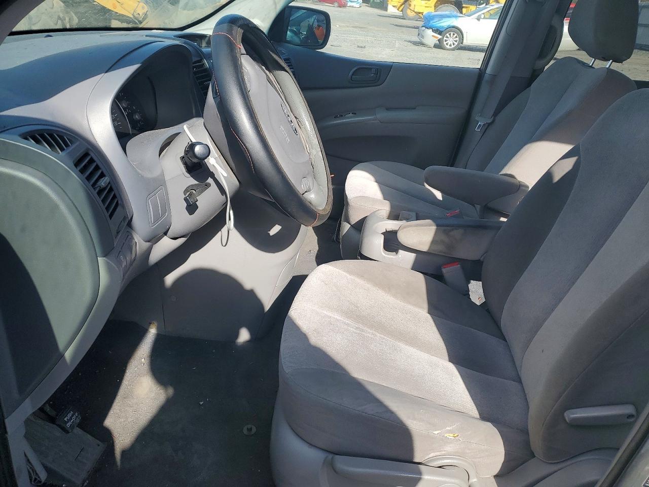 2012 Kia Sedona Lx - Image 7