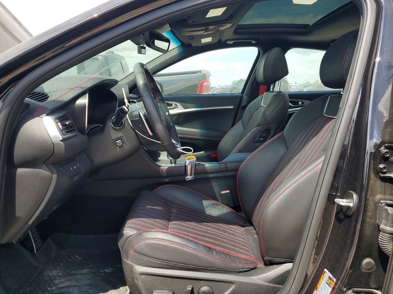 2023 Genesis G70 2.0T - Image 7