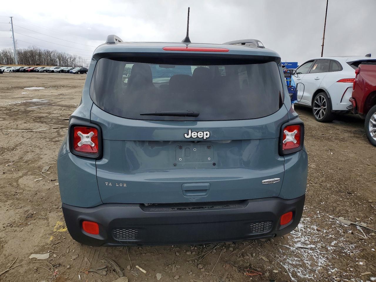 2018 Jeep Renegade Latitude - Image 6