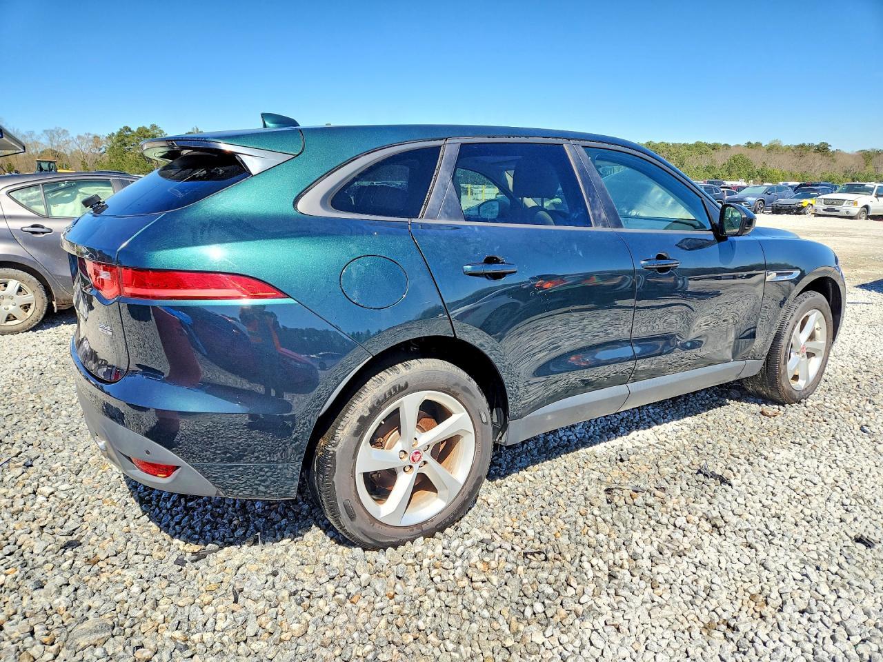 2017 Jaguar F-Pace Premium - Image 3