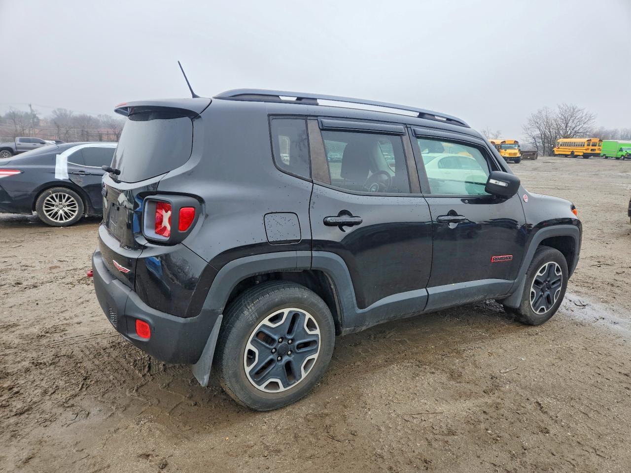2015 Jeep Renegade - Фото 3
