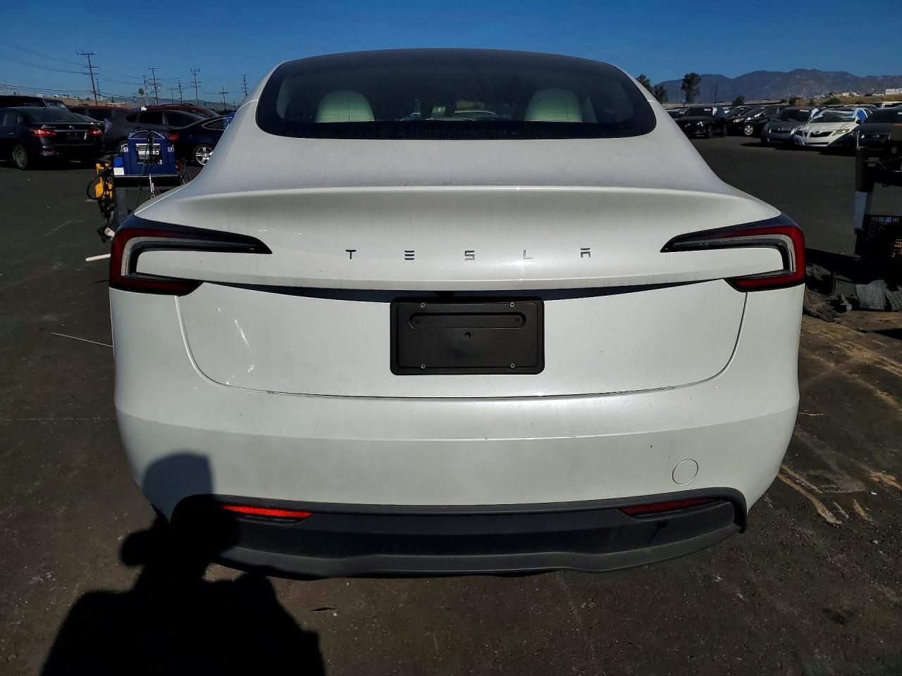 2024 Tesla Model 3 - Image 6