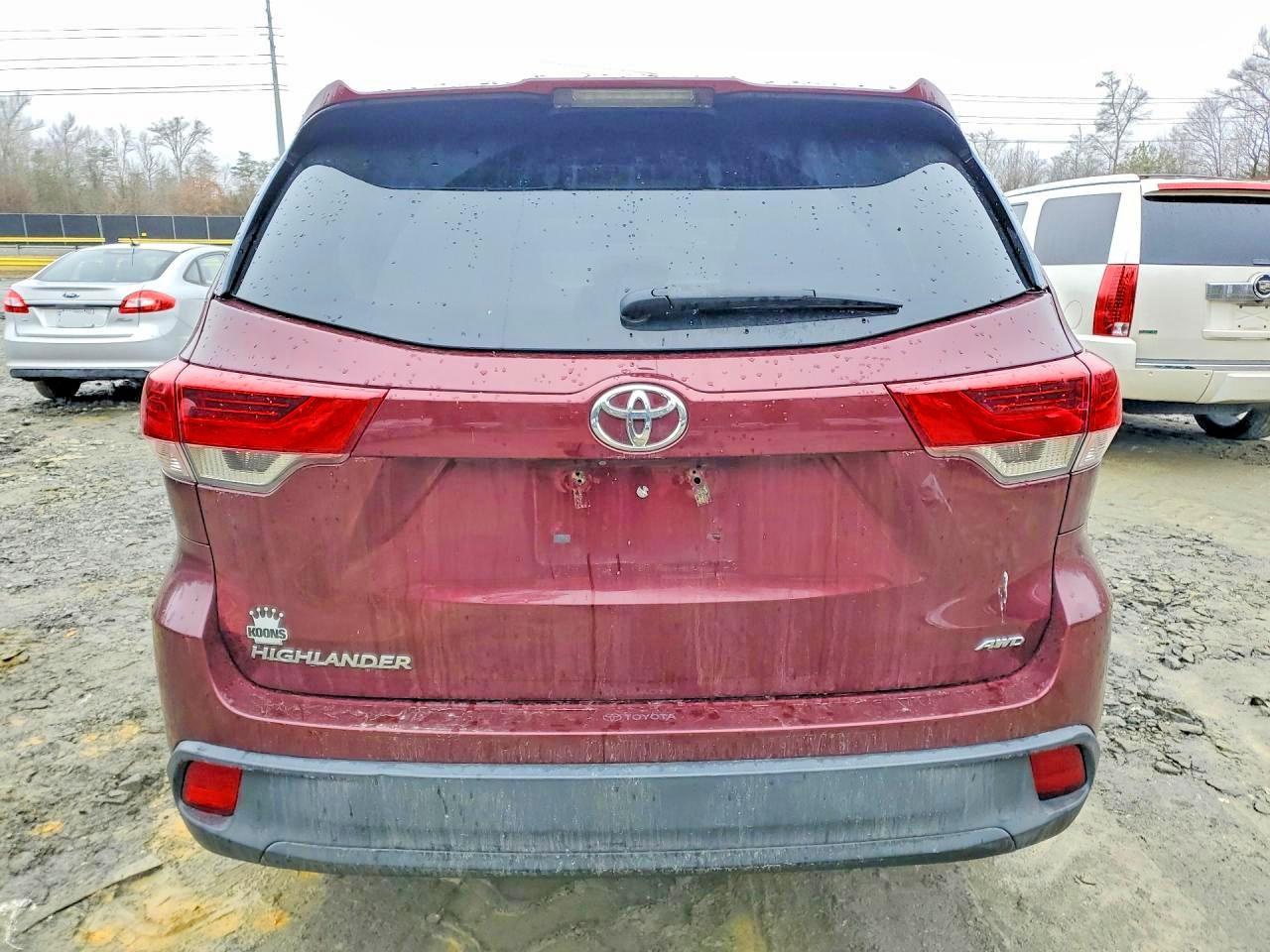 2018 Toyota Highlander Le - Image 6
