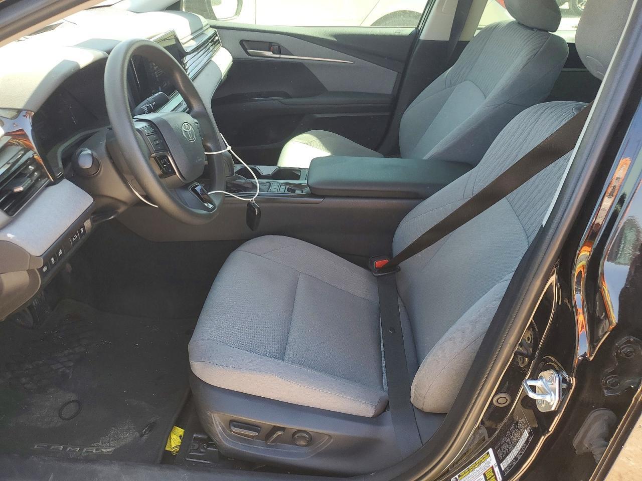 2025 Toyota Camry Le - Image 7