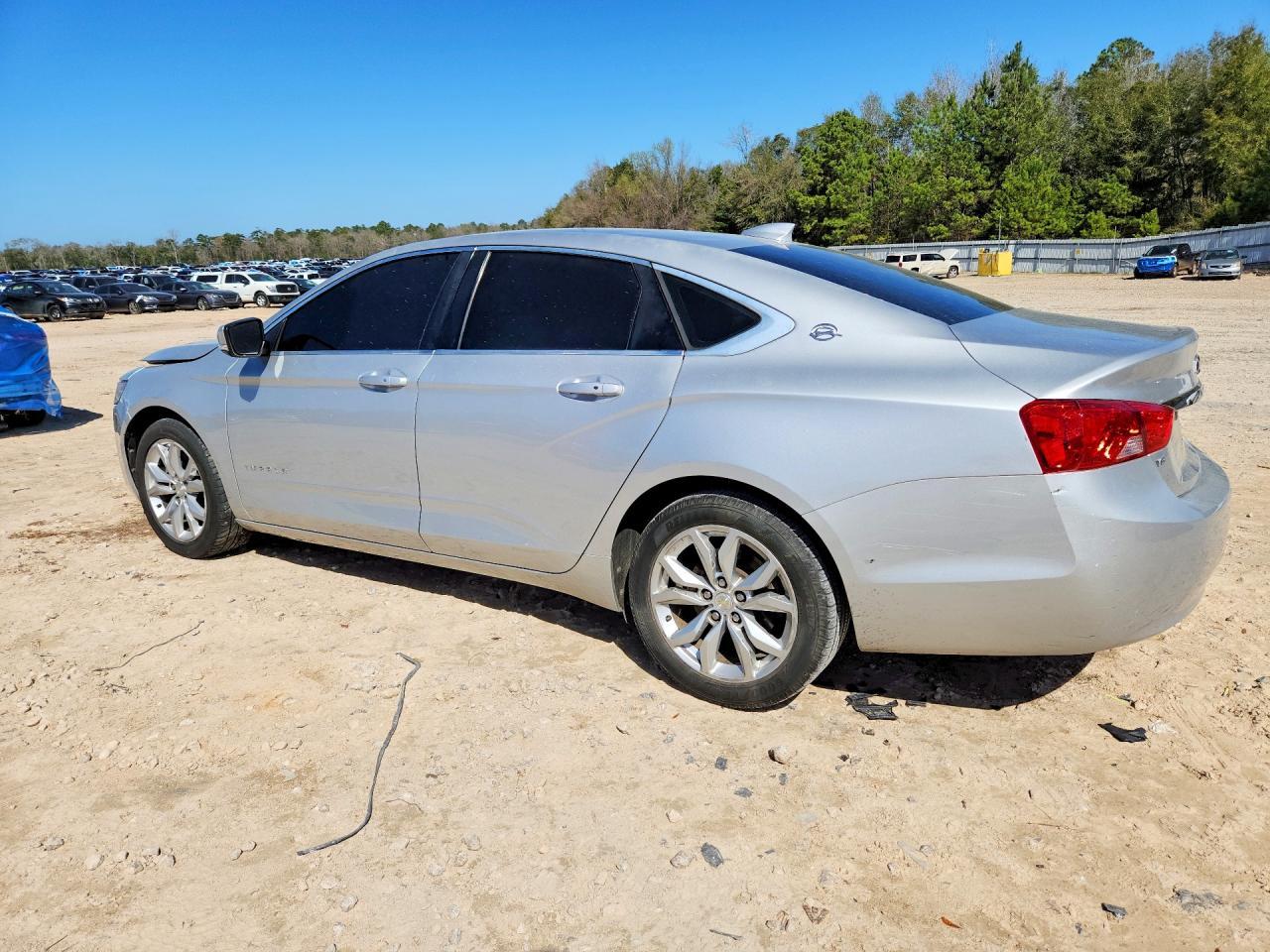 2018 Chevrolet Impala Lt - Image 2