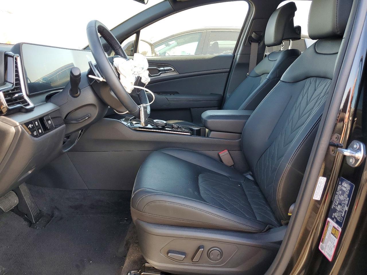 2025 Kia Sportage Plug-In Hybrid X-Line - Image 7
