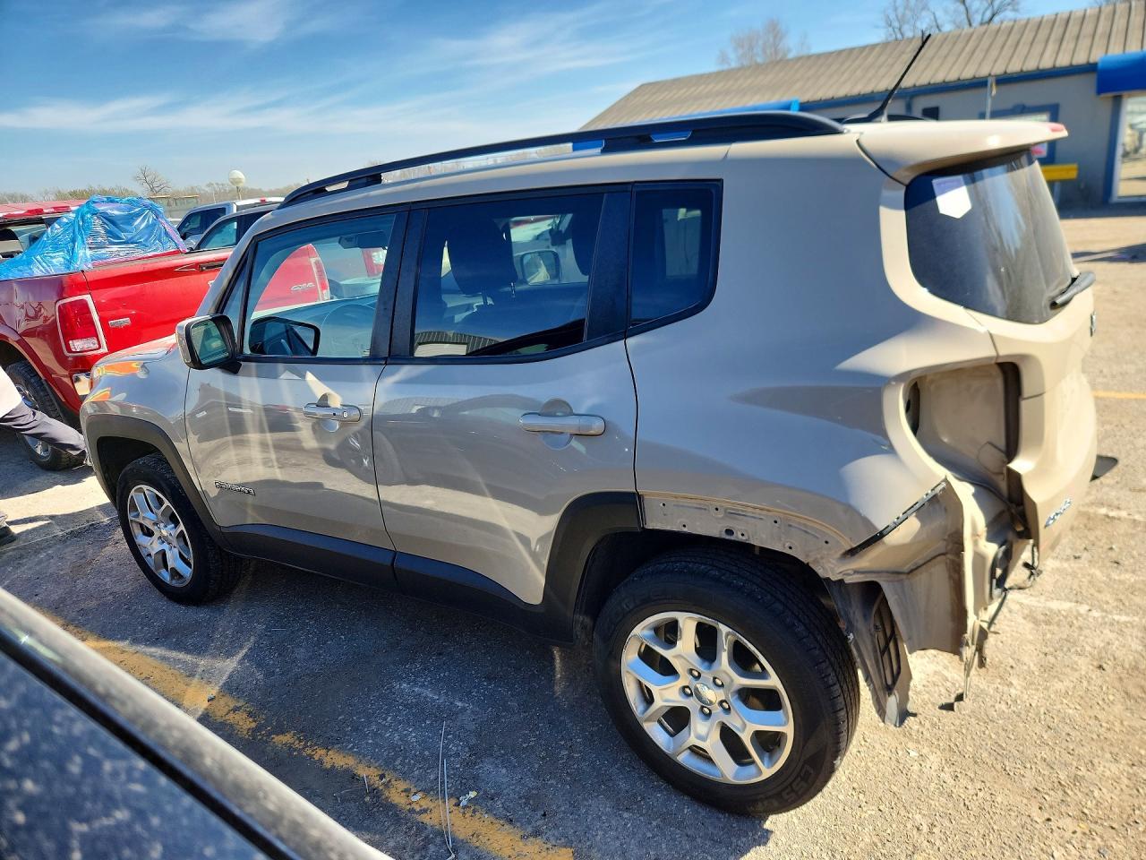 2016 Jeep Renegade Latitude - Фото 2