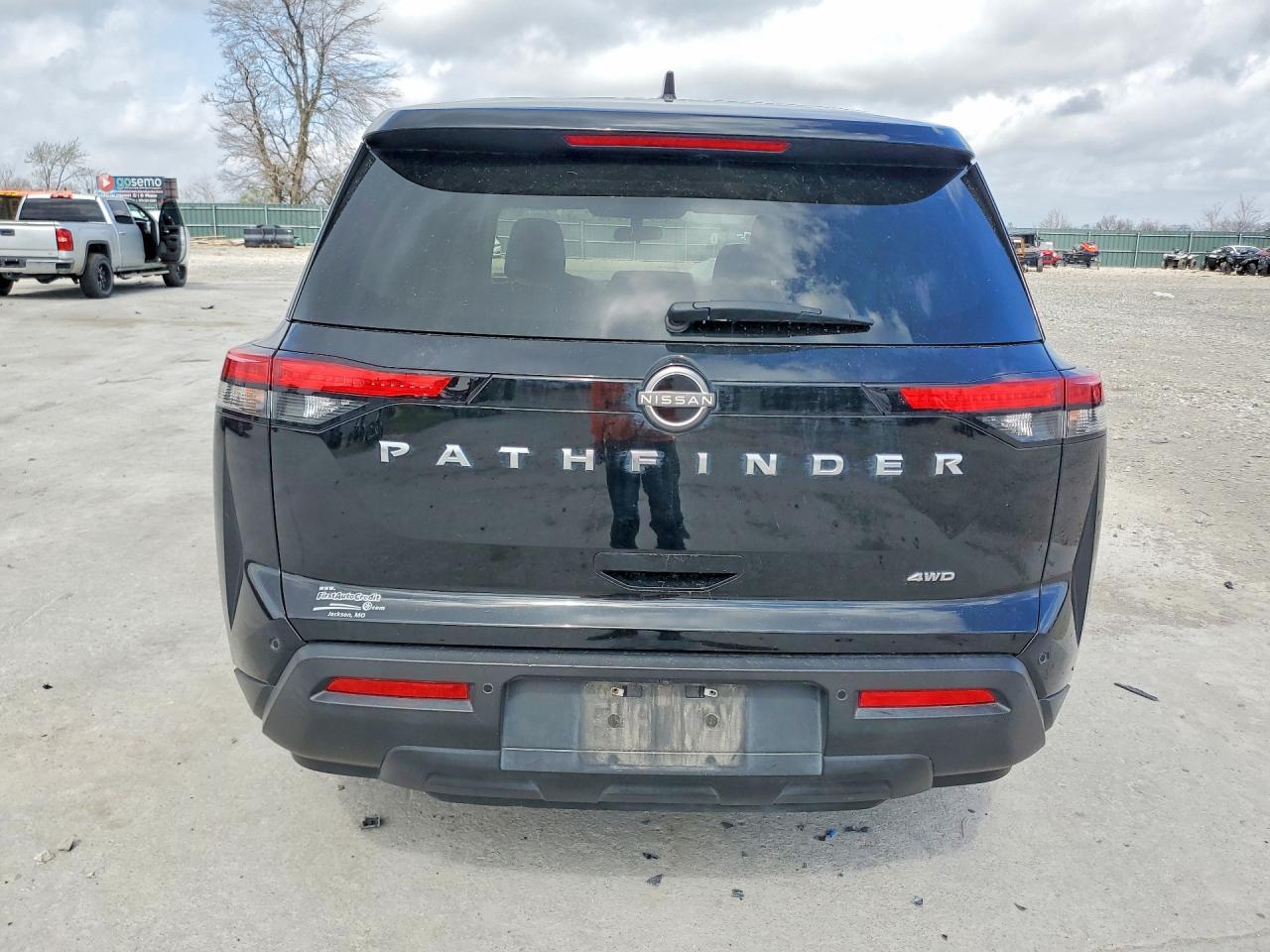2022 Nissan Pathfinder S - Image 6
