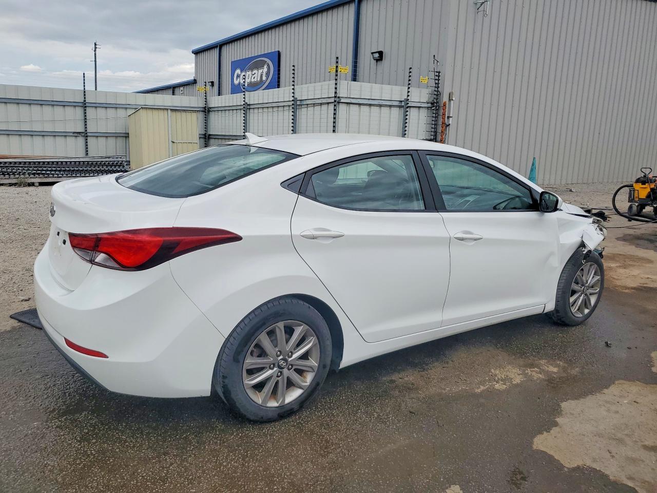 2014 Hyundai Elantra Se - Image 3