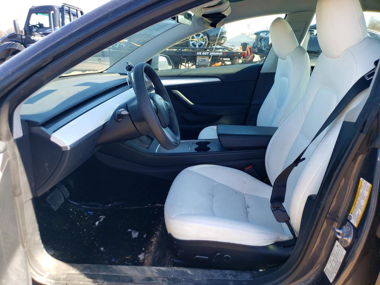 2023 Tesla Model 3 - Image 7