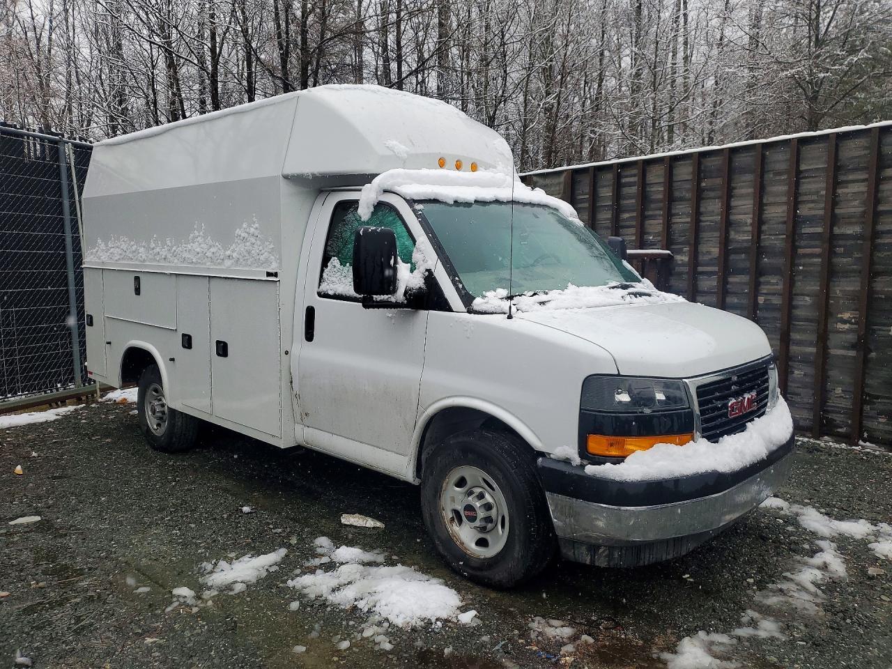 2024 GMC Savana Utility / Service Truck - Image 4