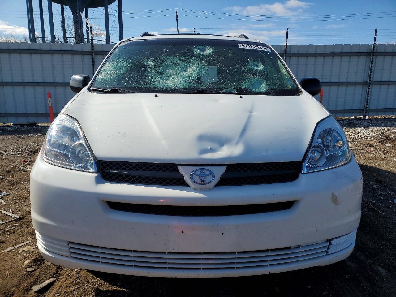 2004 Toyota Sienna Le 8 Passenger - Image 5
