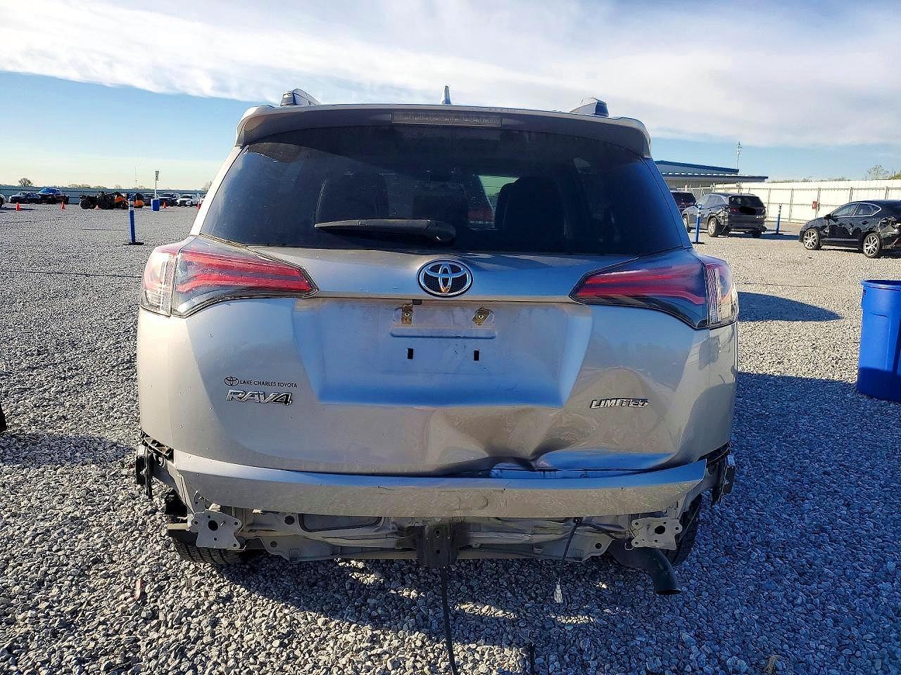 2017 Toyota Rav4 Limited - Image 6