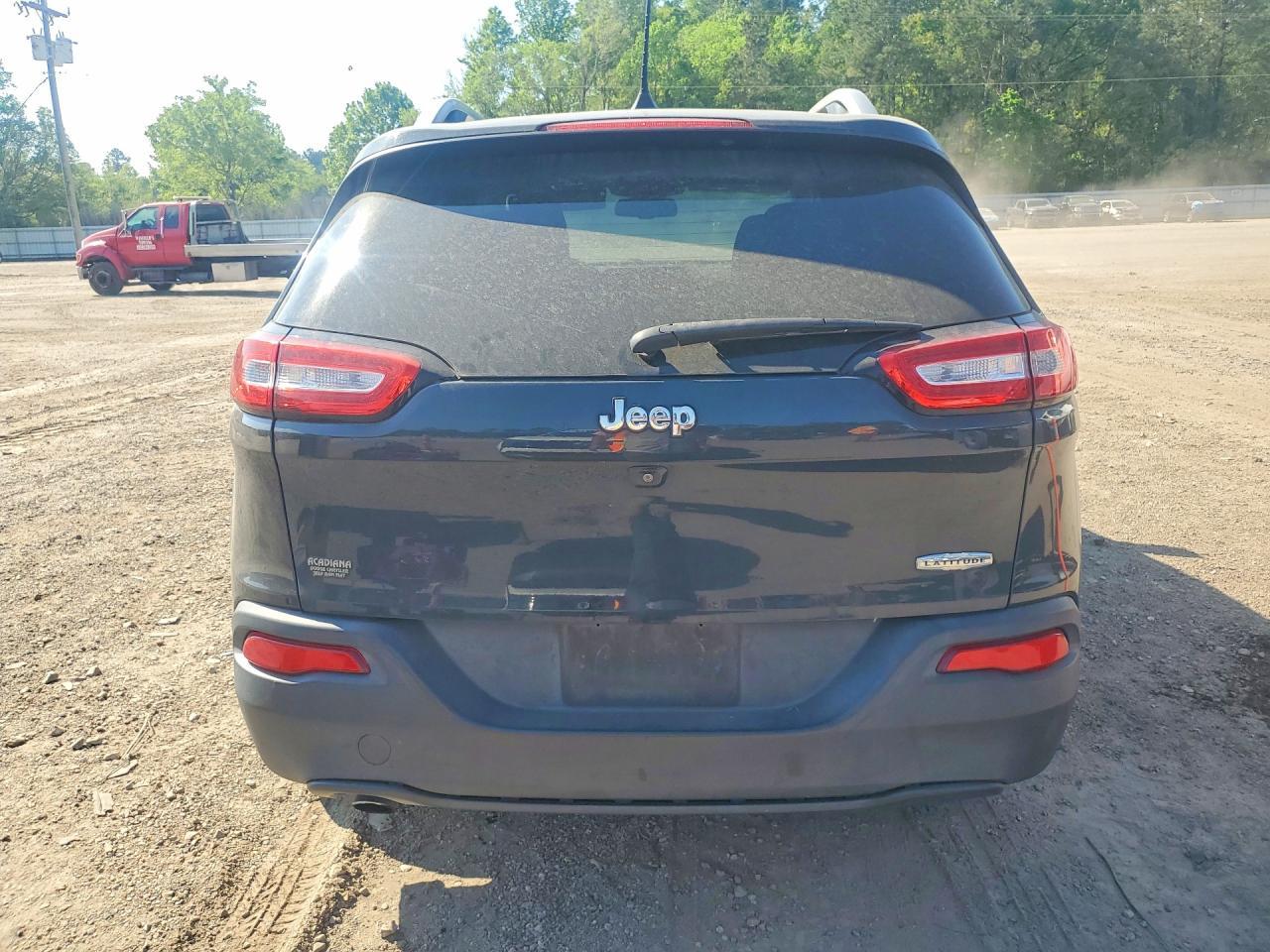 2018 Jeep Cherokee Latitude Plus - Image 6