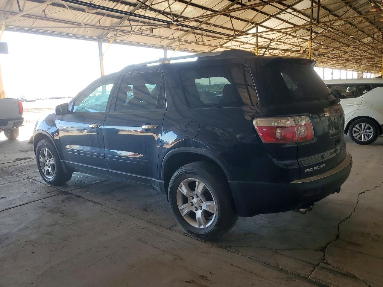 2012 GMC Acadia Sle - Image 2