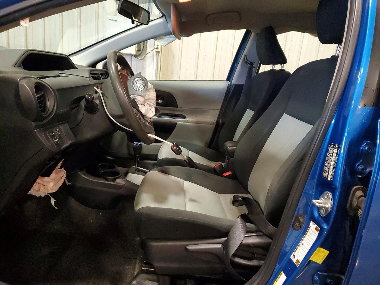 2013 Toyota Prius C Two - Image 7