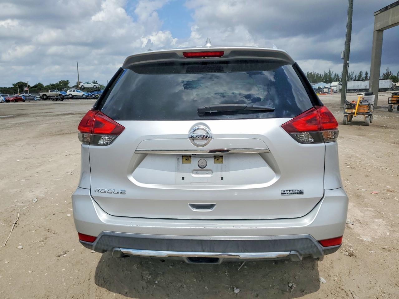 2019 Nissan Rogue S - Фото 6
