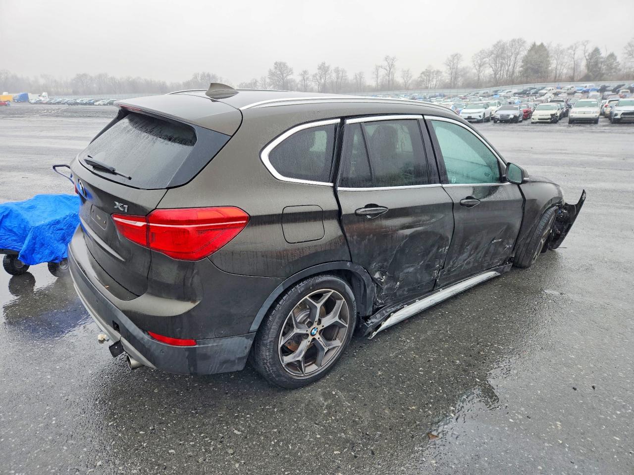 2017 BMW X1 xDrive28I - Фото 3