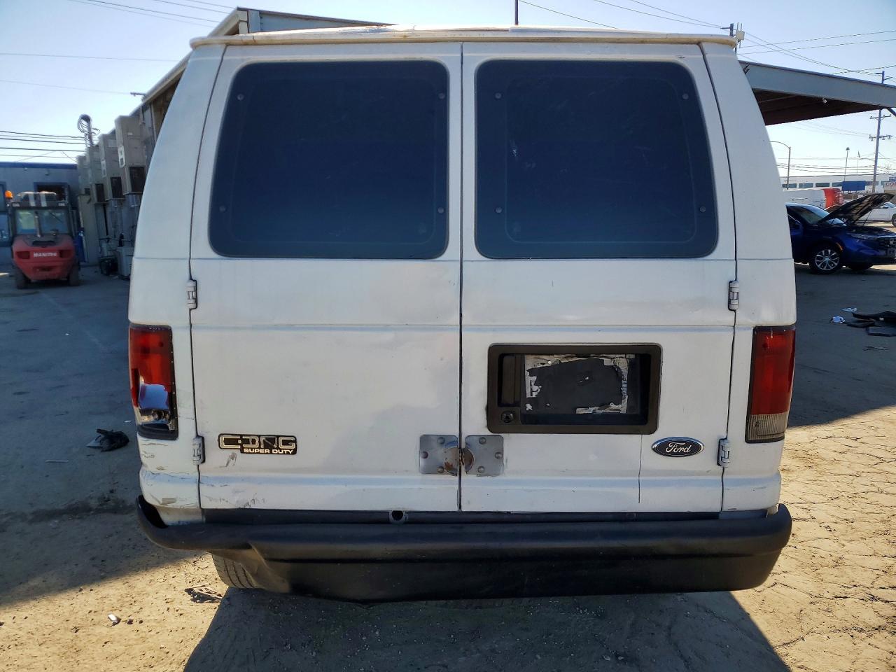 2004 Ford F550 Super Duty Delivery Van - Фото 6