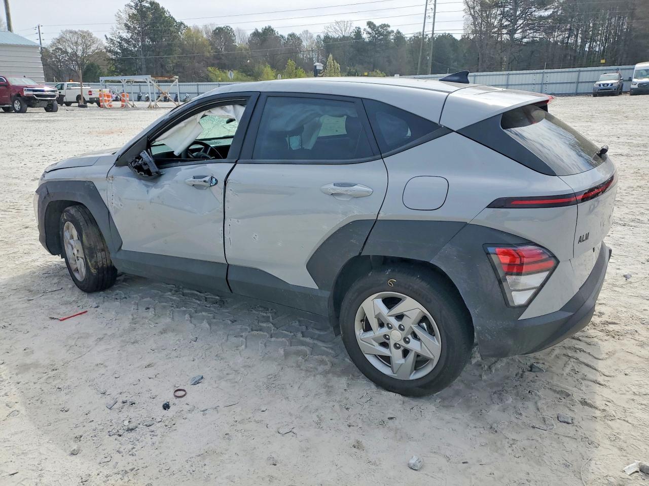 2025 Hyundai Kona Se - Image 2