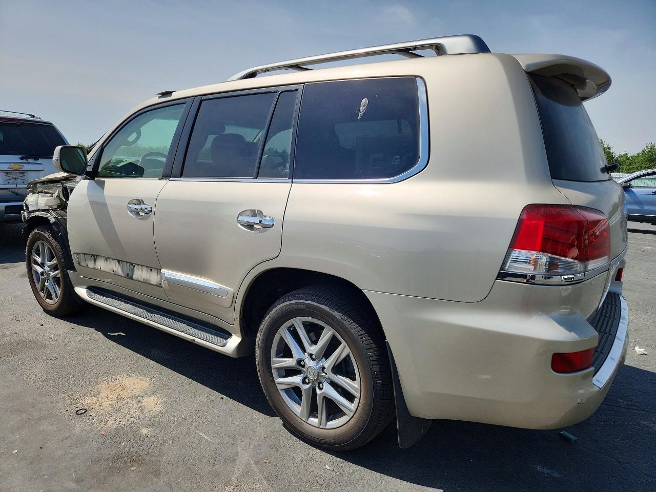 2013 Lexus Lx 570 Base - Image 2
