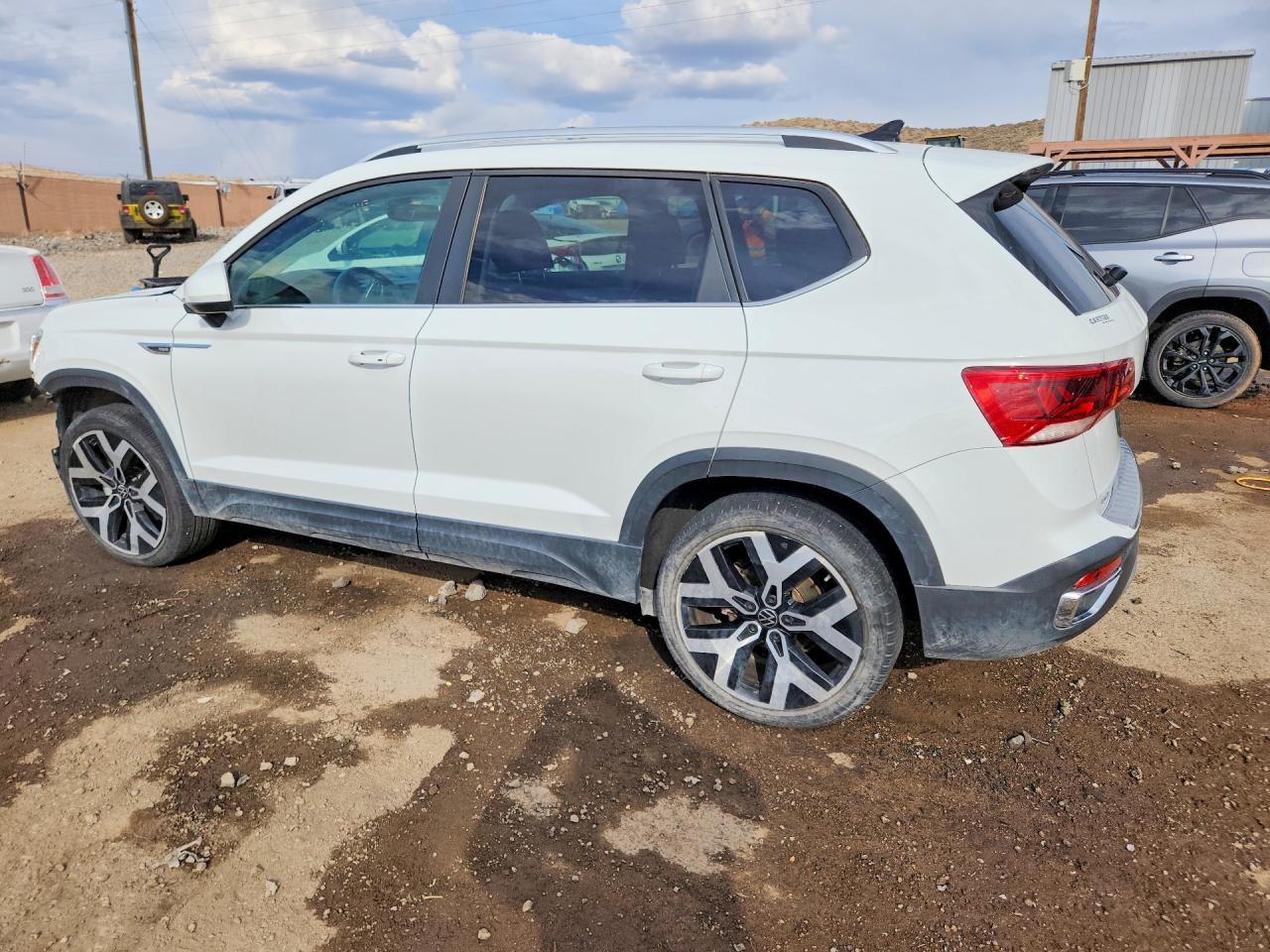 2022 Volkswagen Taos Sel - Image 2