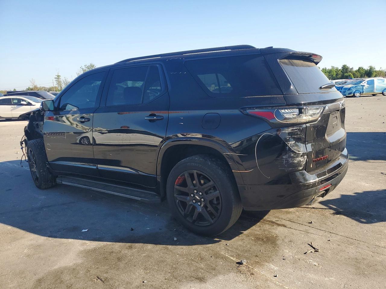 2020 Chevrolet Traverse Premier - Фото 2