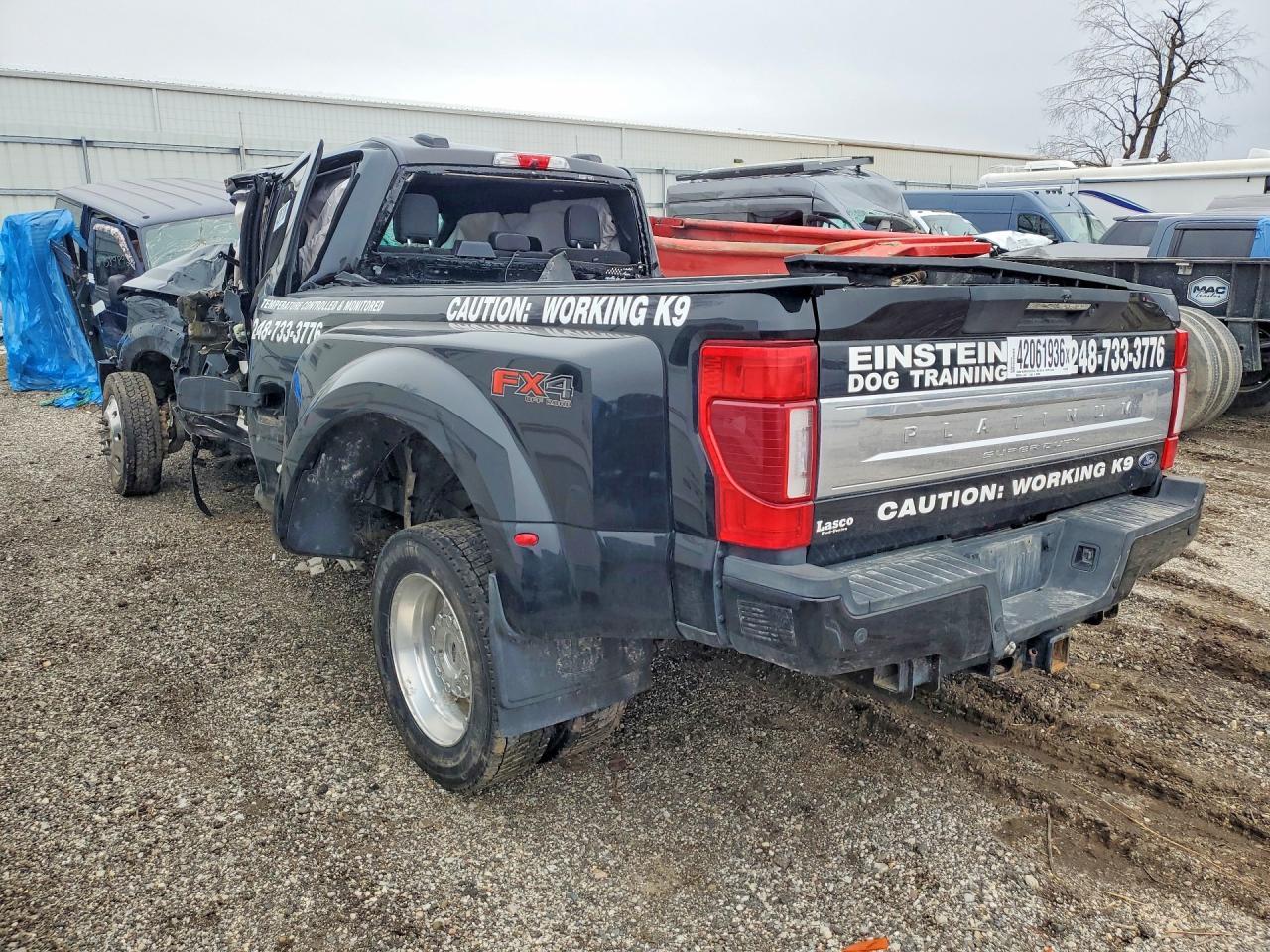 2022 Ford F450 - Фото 2