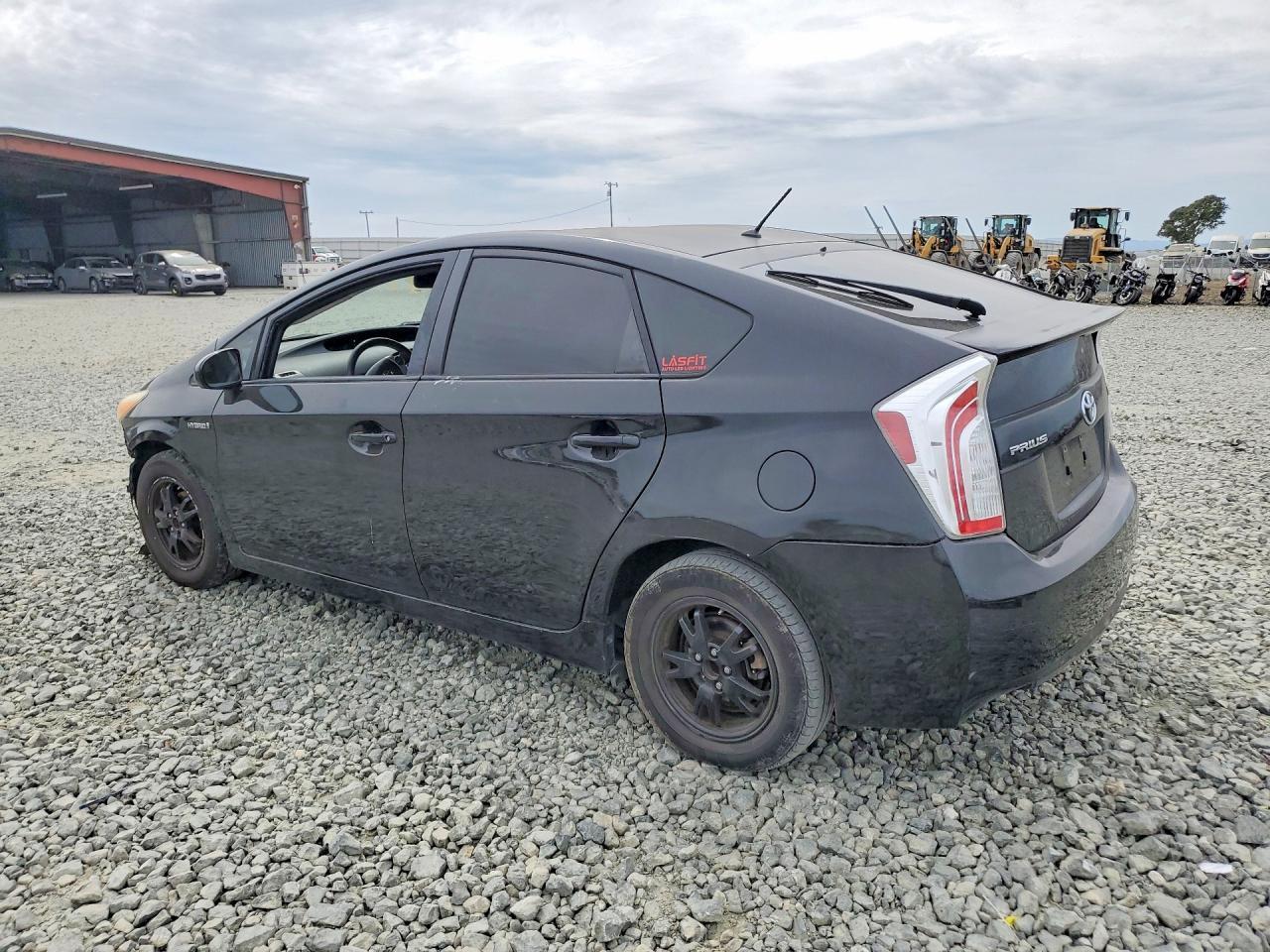 2014 Toyota Prius Two - Фото 2
