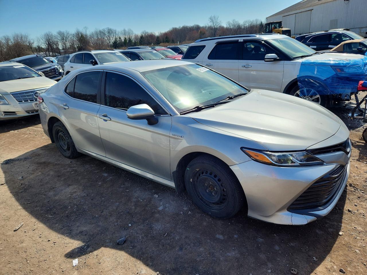 2020 Toyota Camry Hybrid Le - Фото 4