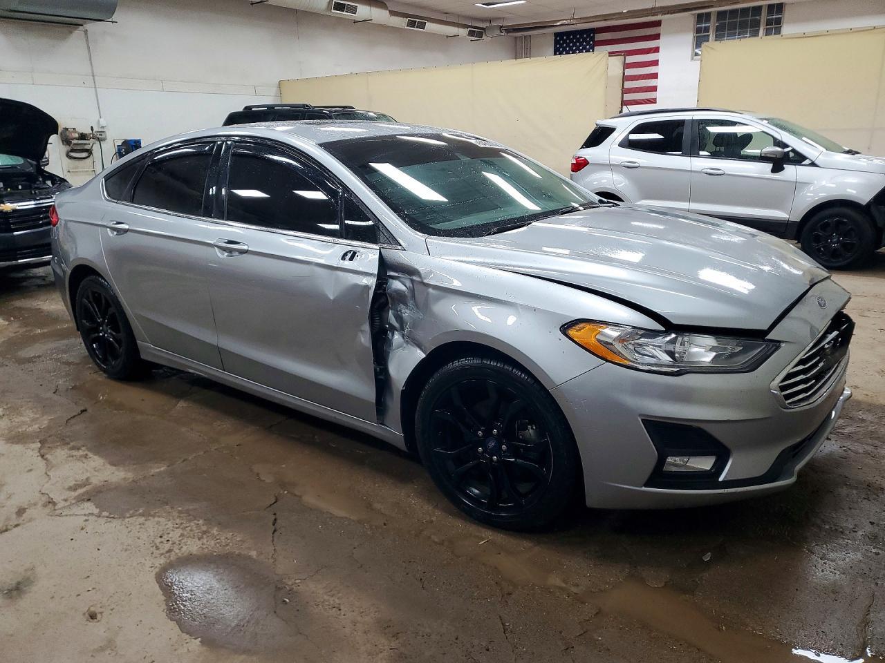 2020 Ford Fusion Se - Фото 4