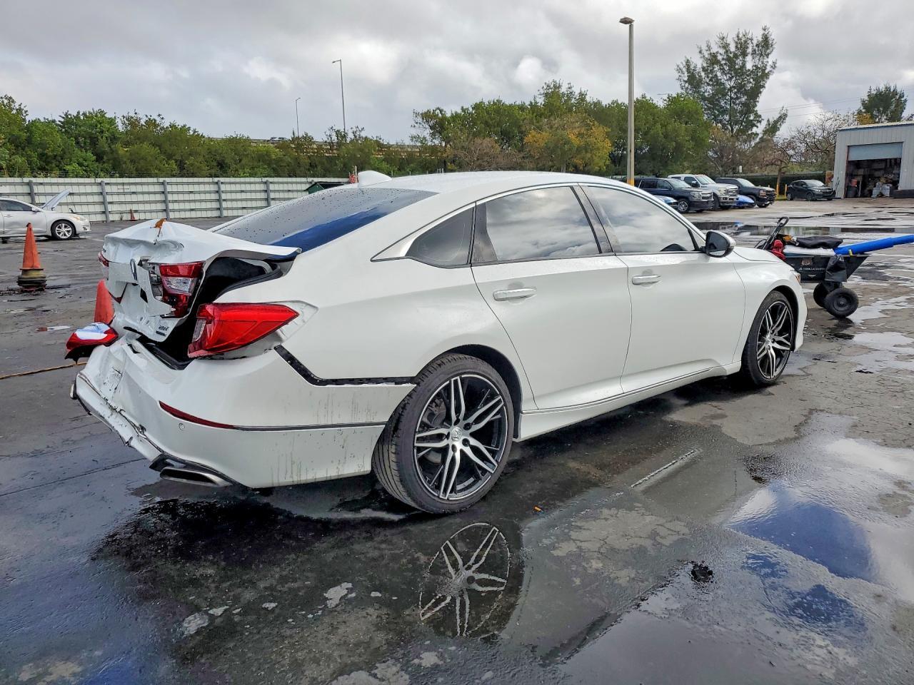 2022 Honda Accord Touring - Фото 3