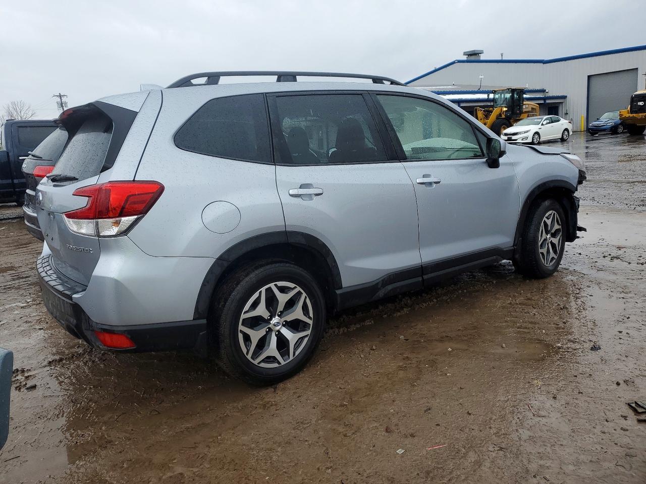 2023 Subaru Forester Premium - Фото 3