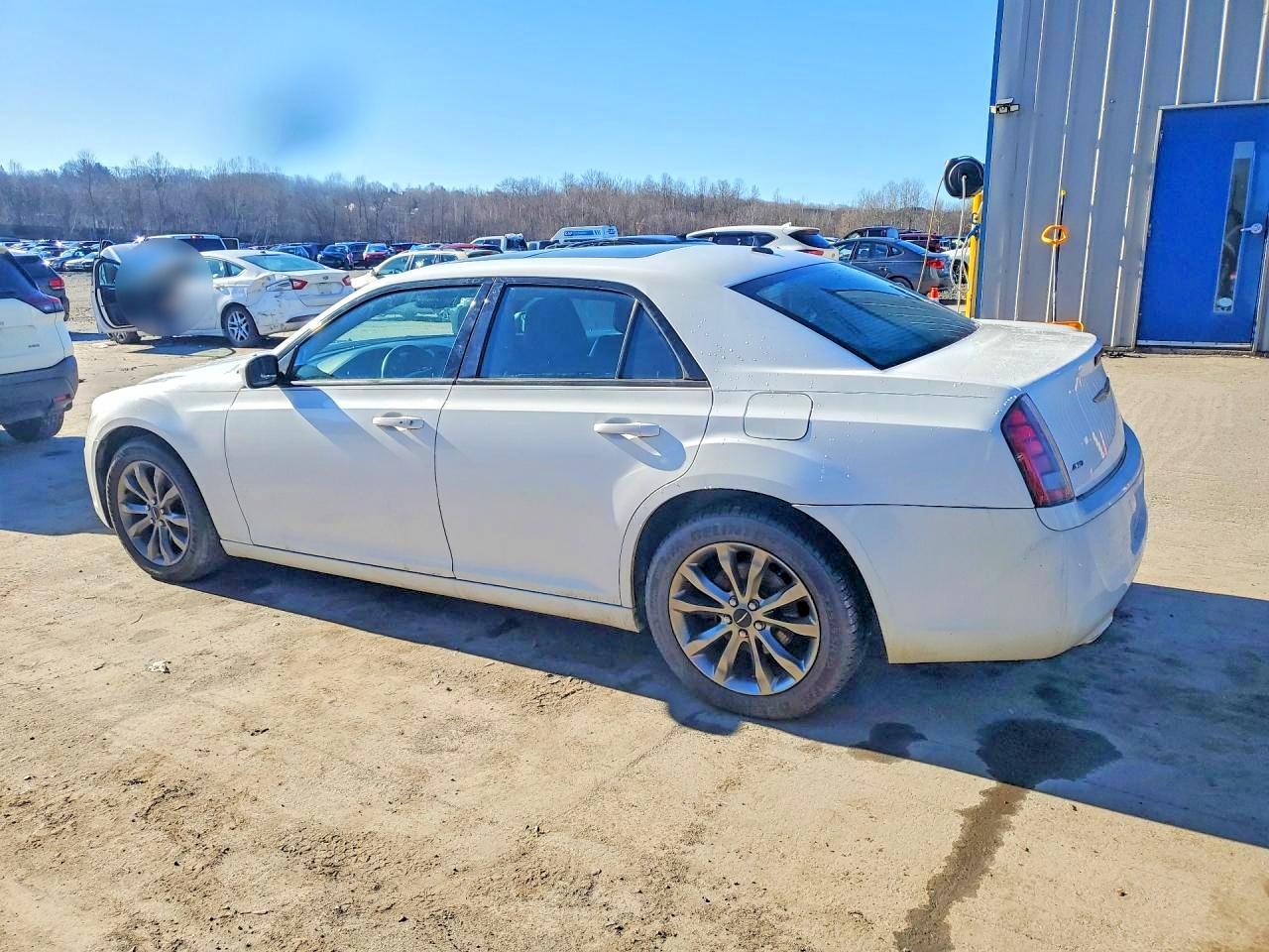 2014 Chrysler 300 S - Фото 2