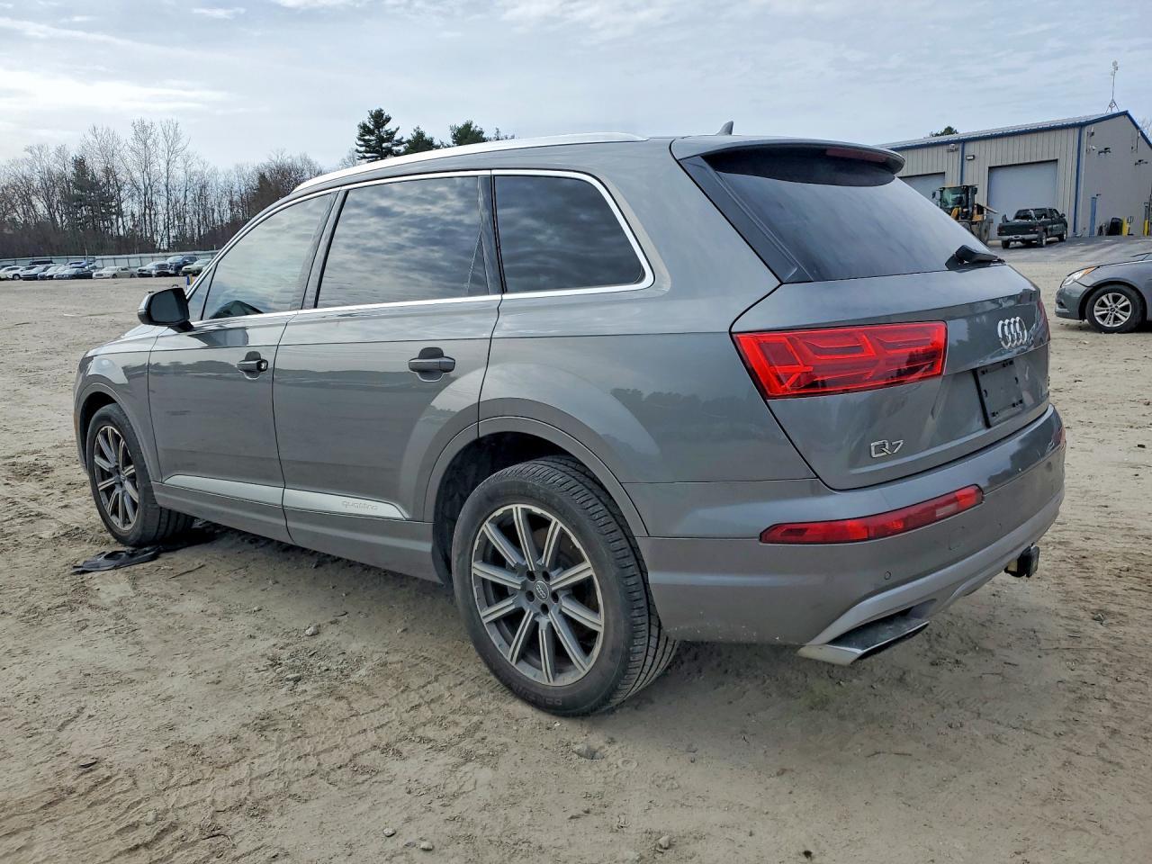 2018 Audi Q7 Premium Plus - Фото 2
