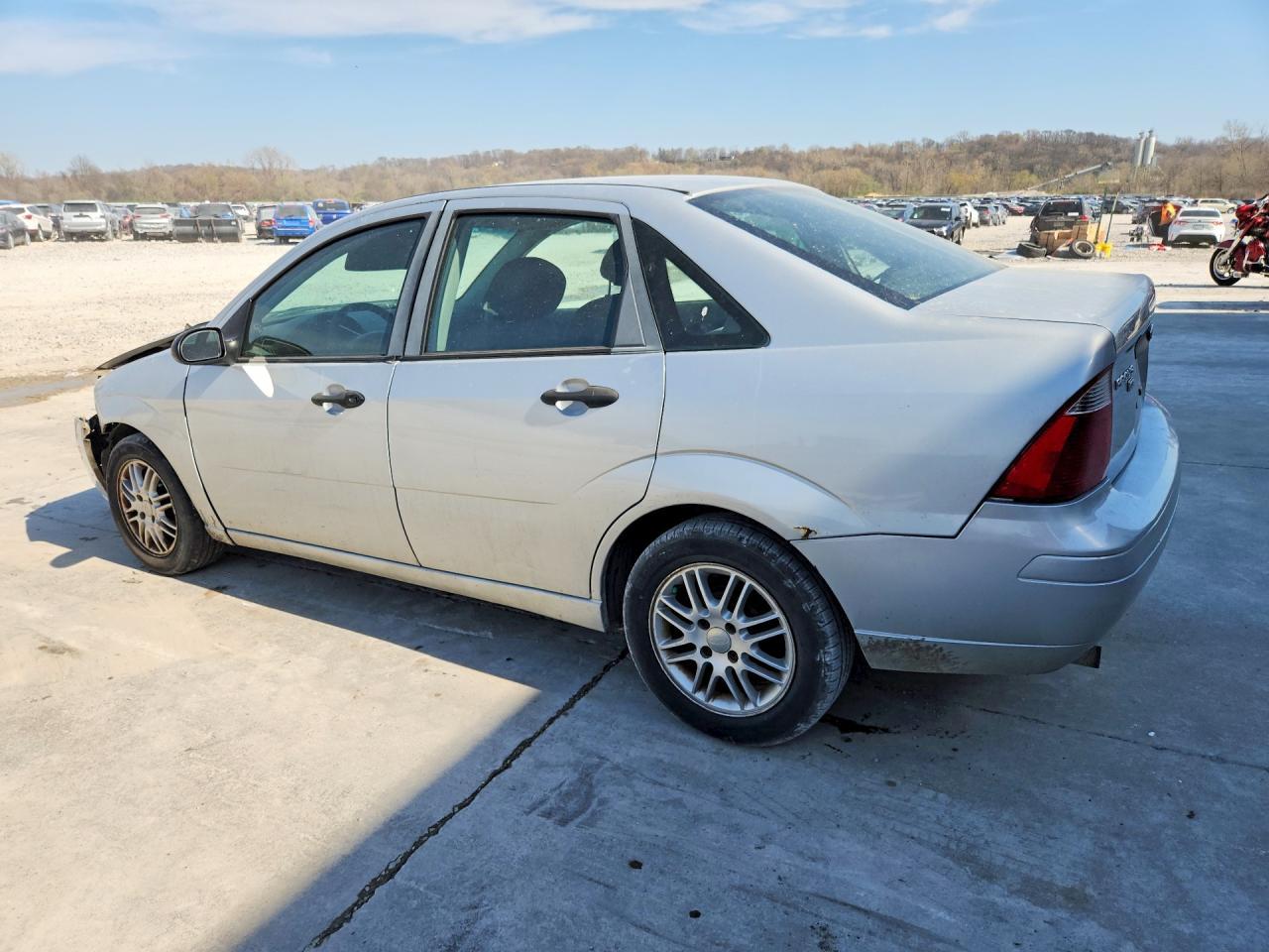 2007 Ford Focus Zx4 - Image 2