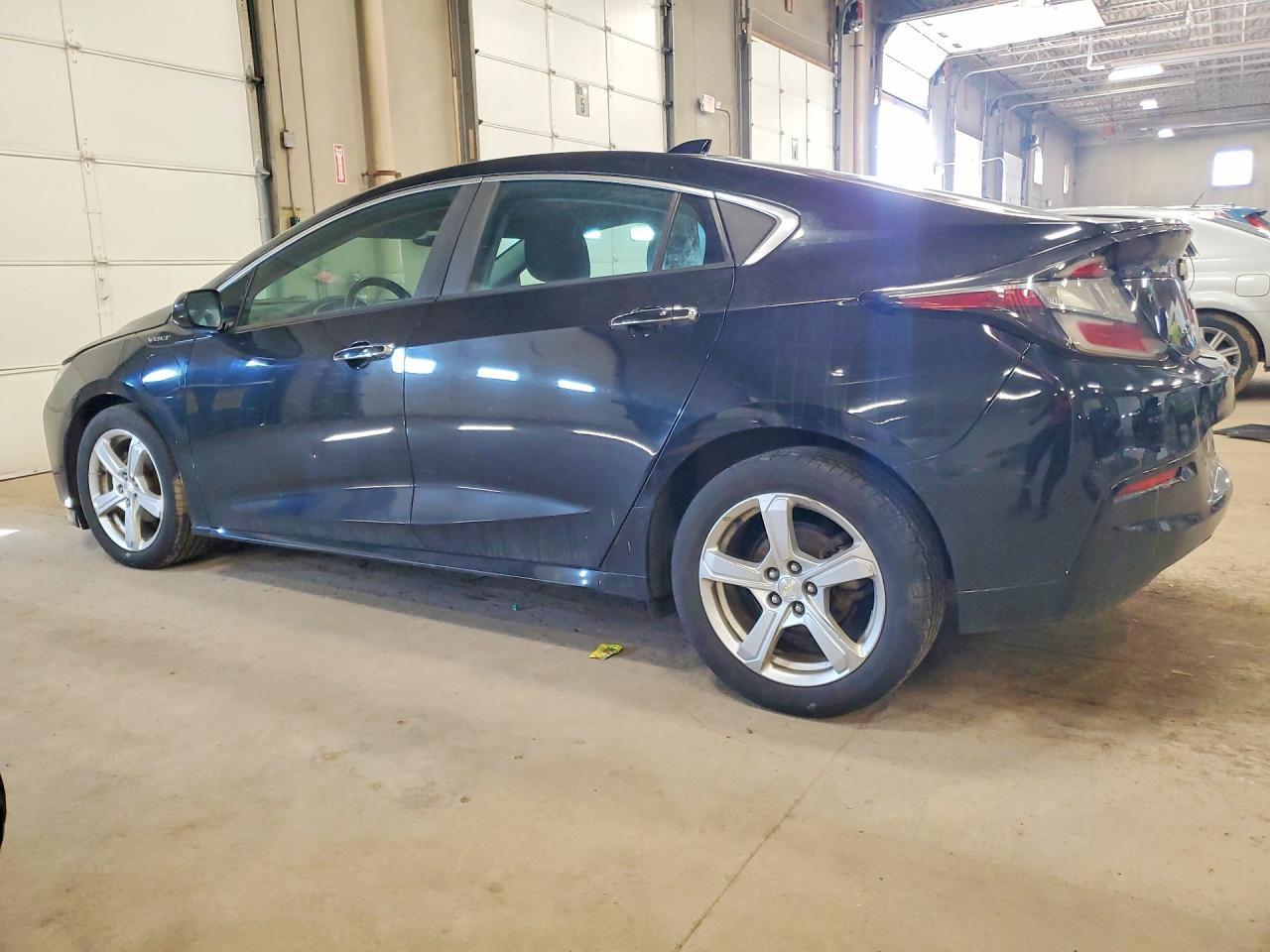 2016 Chevrolet Volt Lt - Image 2
