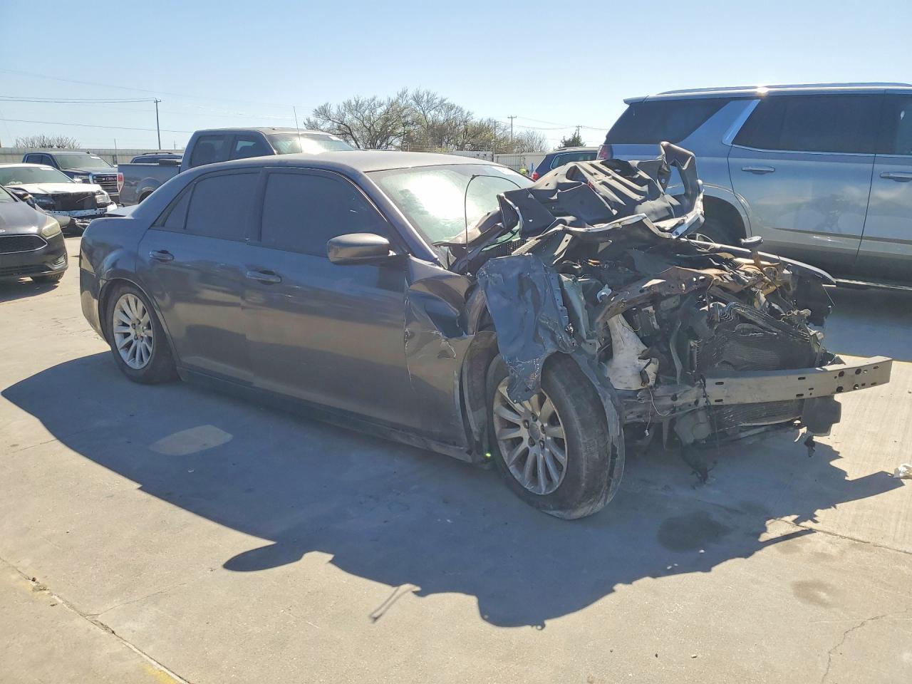 2014 Chrysler 300 - Image 4