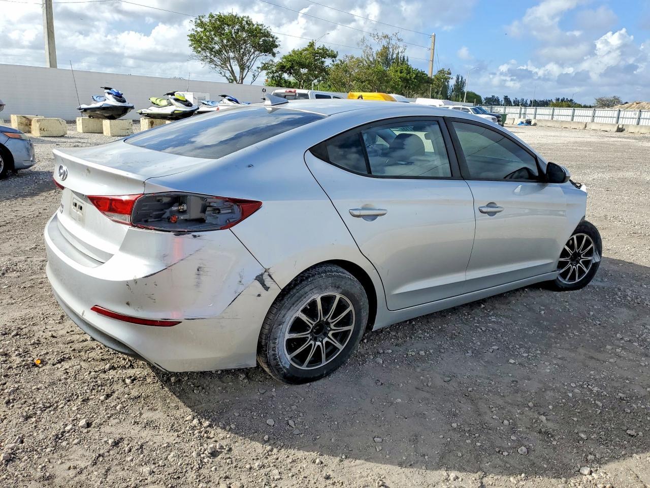 2017 Hyundai Elantra Se - Фото 3
